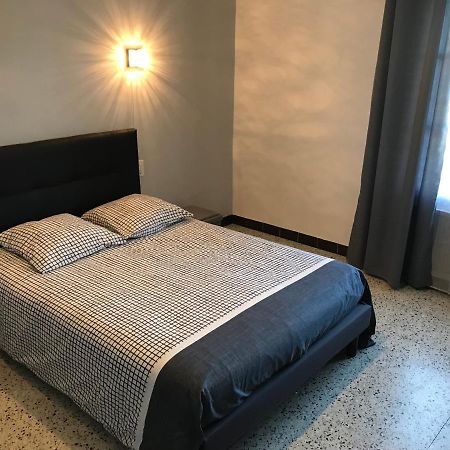 Appartement Tout Confort Avec Parking Ferme อาร์ลส์ ภายนอก รูปภาพ