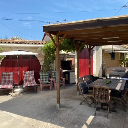 Appartement Tout Confort Avec Parking Ferme อาร์ลส์ ภายนอก รูปภาพ