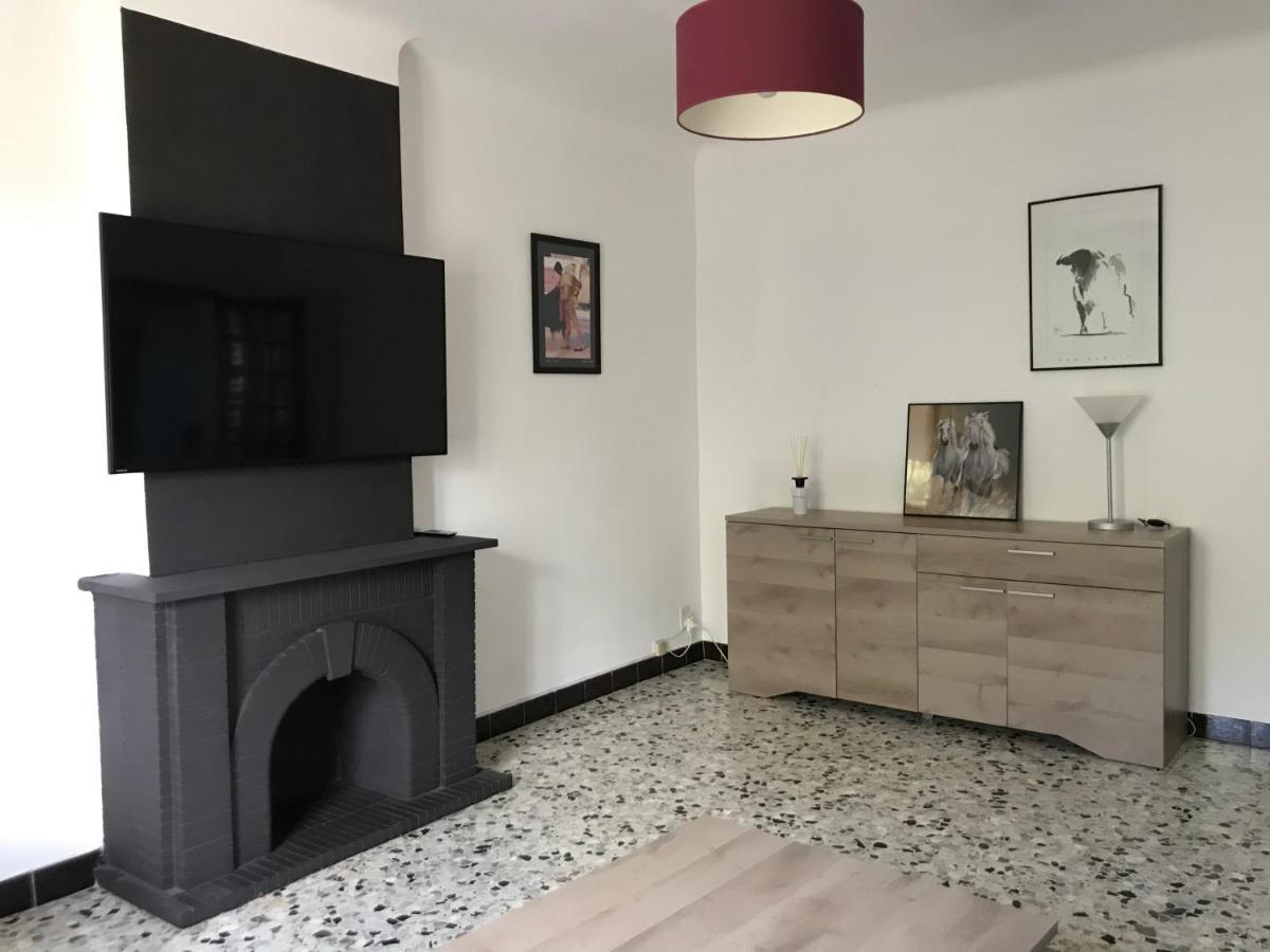 Appartement Tout Confort Avec Parking Ferme อาร์ลส์ ภายนอก รูปภาพ