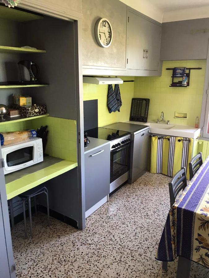 Appartement Tout Confort Avec Parking Ferme อาร์ลส์ ภายนอก รูปภาพ