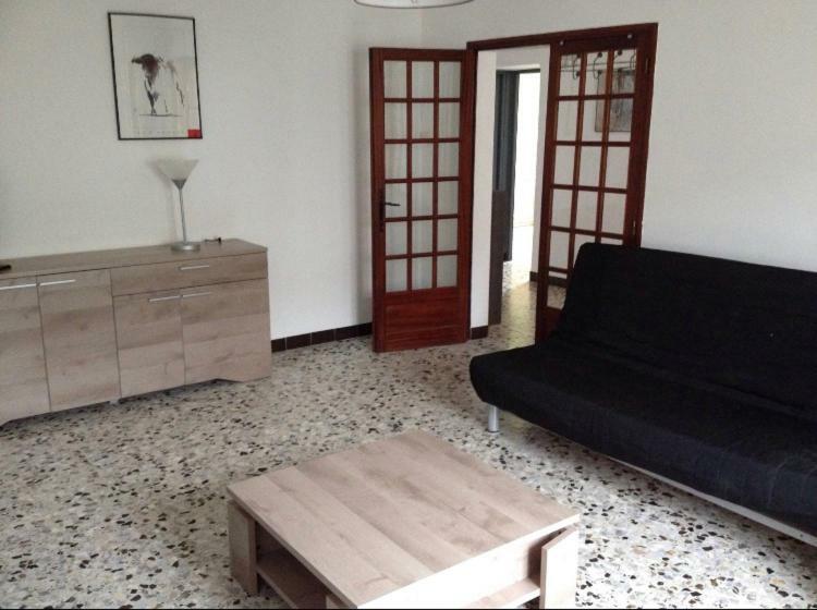 Appartement Tout Confort Avec Parking Ferme อาร์ลส์ ภายนอก รูปภาพ